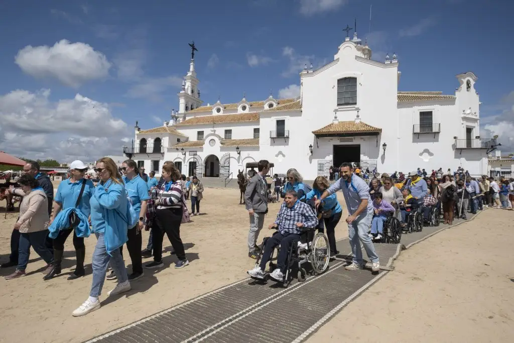 Voluntarios-camino-del-rocio